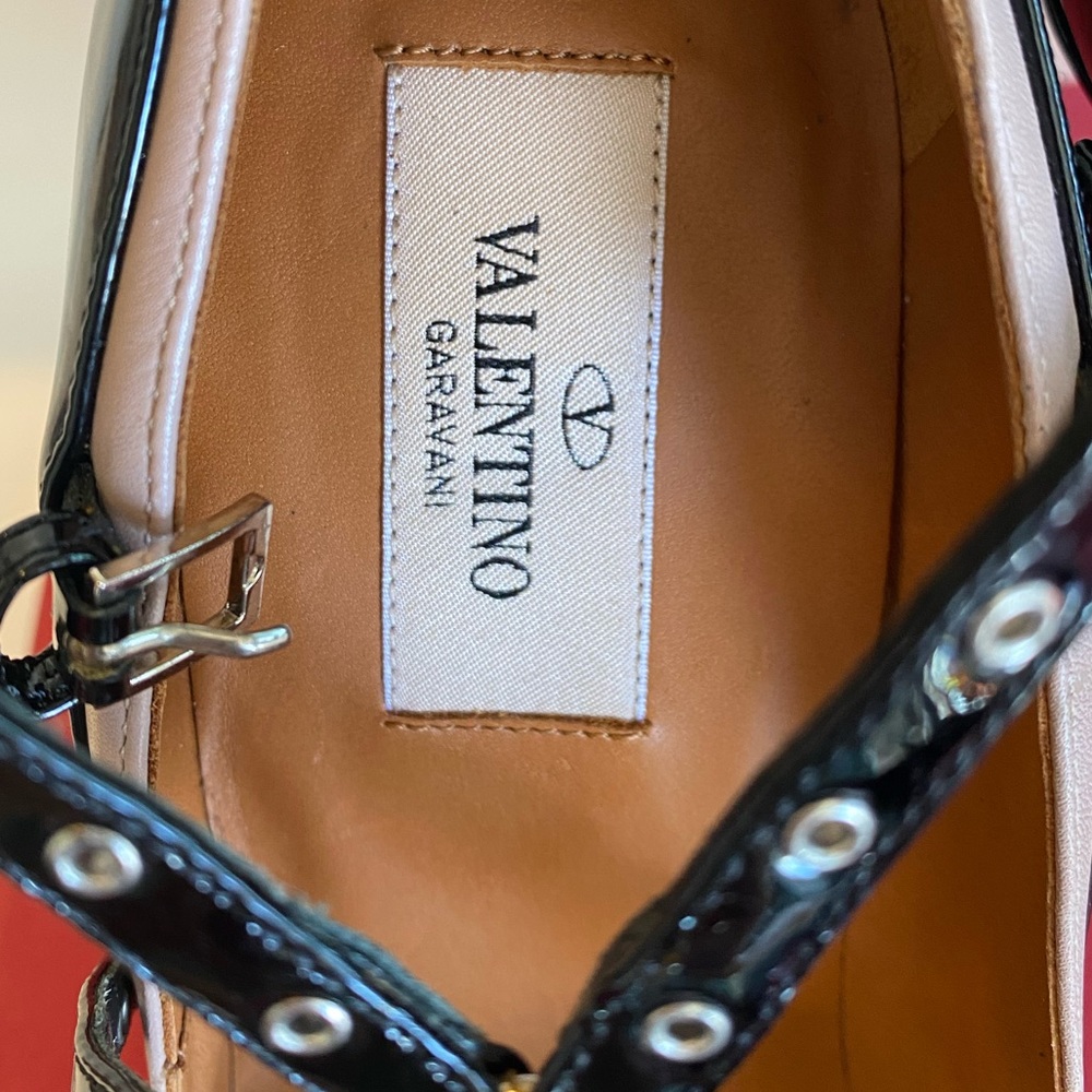 Valentino Garavani Black Patent Leather Studded Strappy Pointed-Toe Heels - Picture 5 of 16